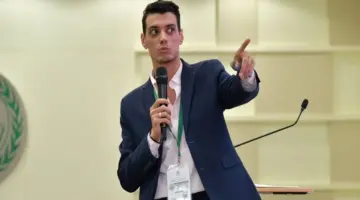 هل يرحل محمد متولي المستشار القانوني لفريق الكرة بالزمالك بعد العقوبة التأديبية؟